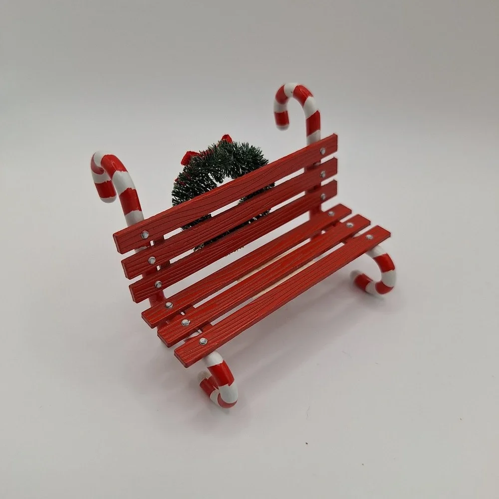 Dept 56 Candy Cane Bench Christmas Village Red White‎ Green Wreath No Box